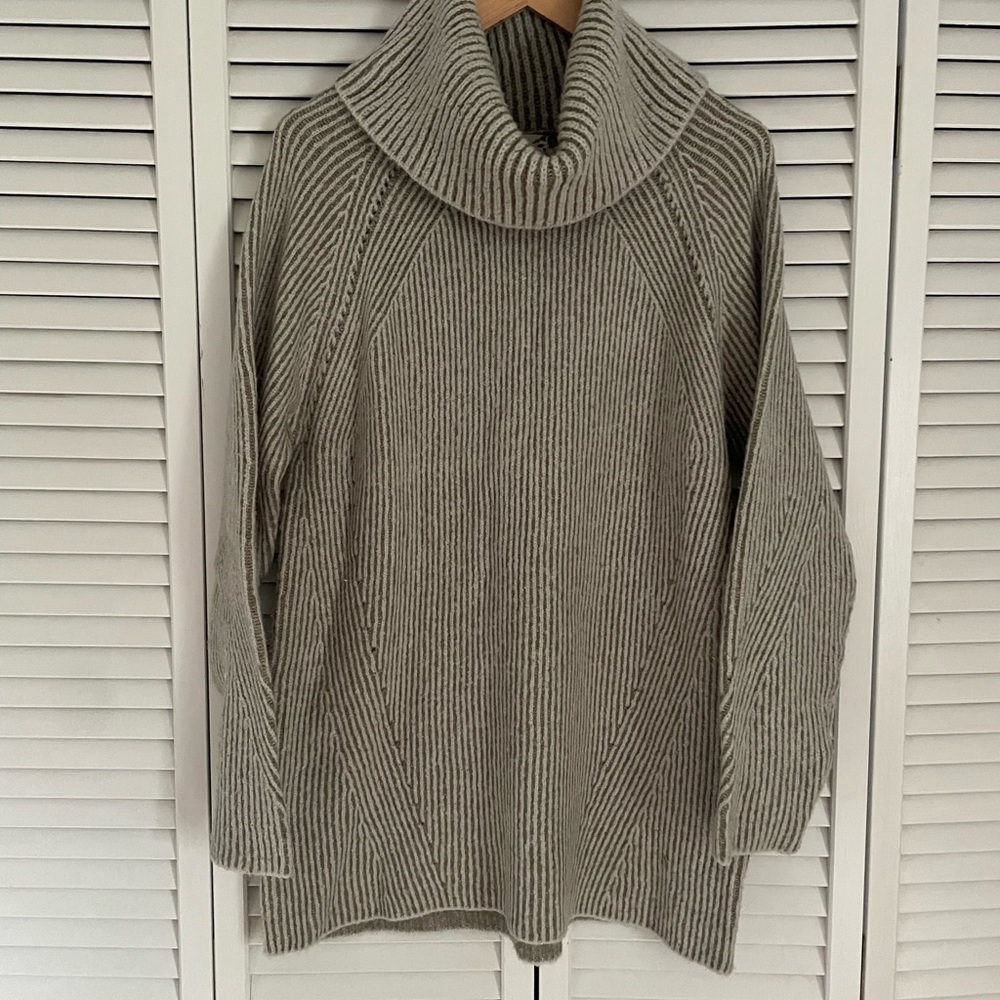 Pink Rose sweater M